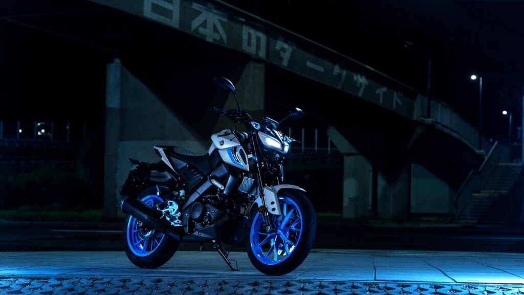 Yamaha MT-125: Parte ciclo de moto grande