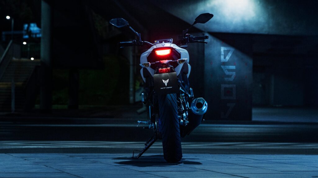 Yamaha MT-125: 125 cc con sistema VVA