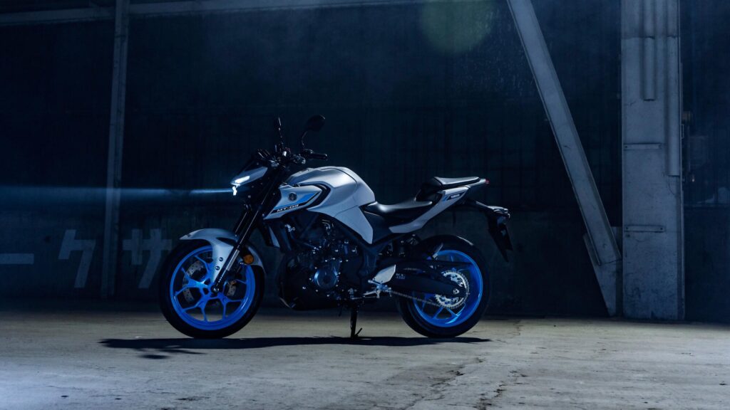 Yamaha MT03: Ligera y fácil de manejar