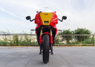 XSR 900 GP Legand Red calle frontal