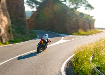 XSR 900 GP Legand Red calle