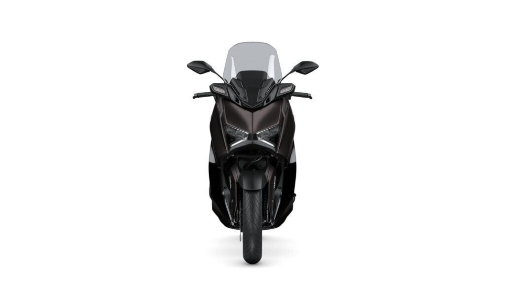 Yamaha XMAX 125 Tech Max Sport: Smart Key, TCS y conectividad