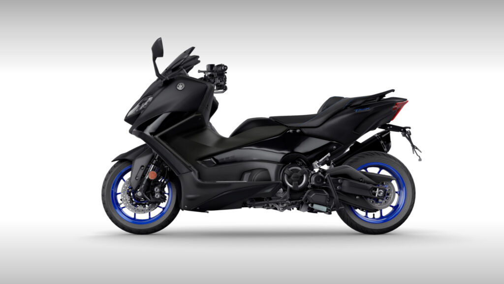 Yamaha Tmax 560 Performance: Pantalla de 7" y navegación Garmin