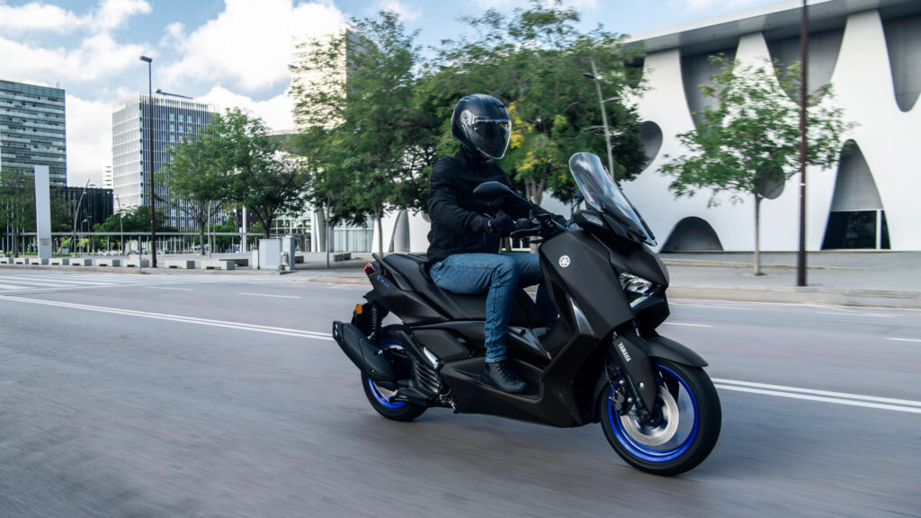 Yamaha XMAX 125 Winter: Óptica delantera en X y full LED