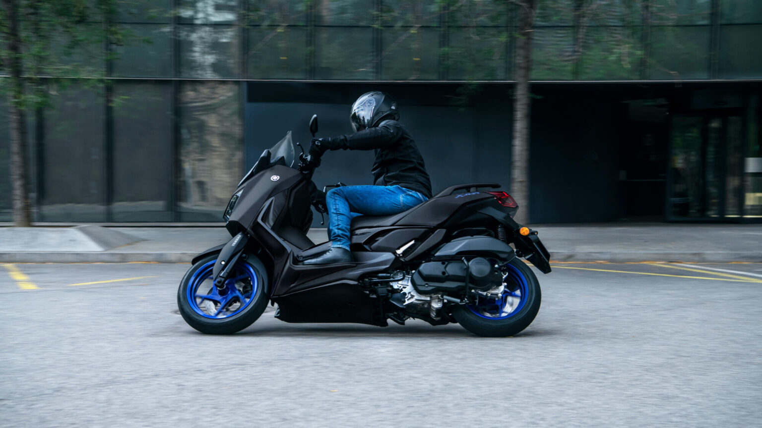 Vídeo oficial Yamaha XMAX 125 Winter