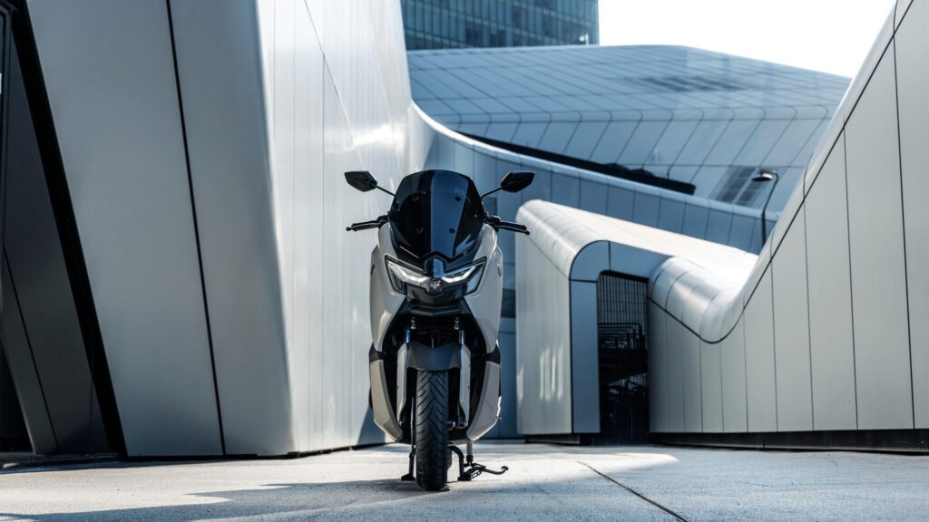 Yamaha NMAX Tech Max Urban: ABS, Smart Key y espacio bajo el asiento