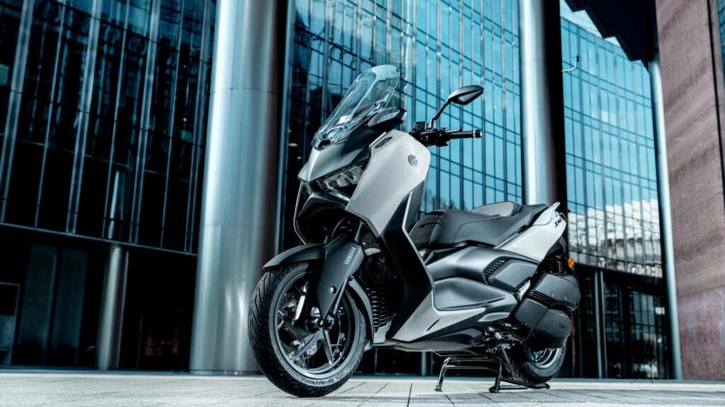 Yamaha XMAX 300 Tech Max Sport: ABS, TCS y Smart Key
