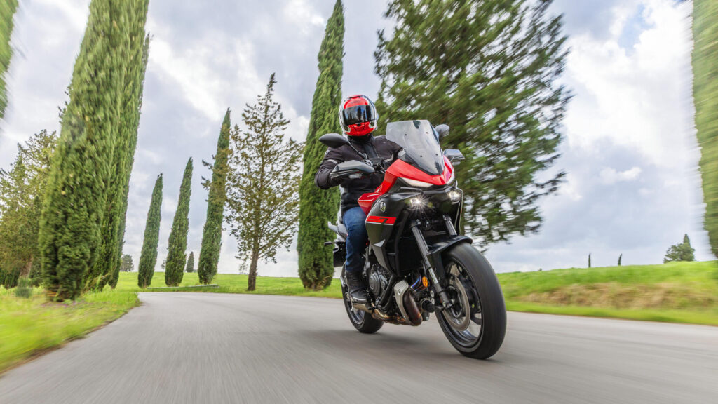 Yamaha TRACER 7 35 kW Touring: CP2 de 690 cc