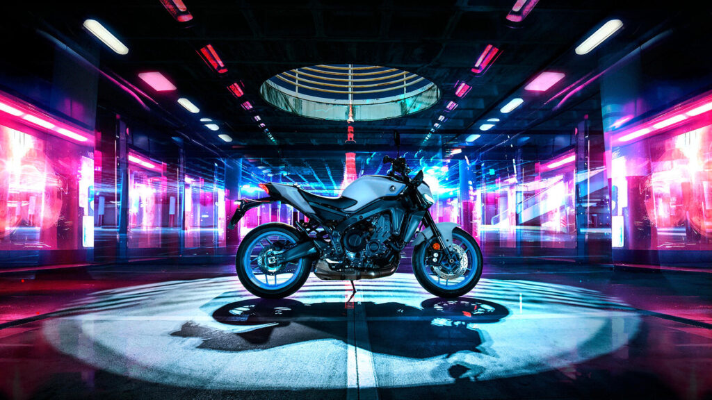 Yamaha MT-09 Performance: Aluminio CF y TFT de 5"