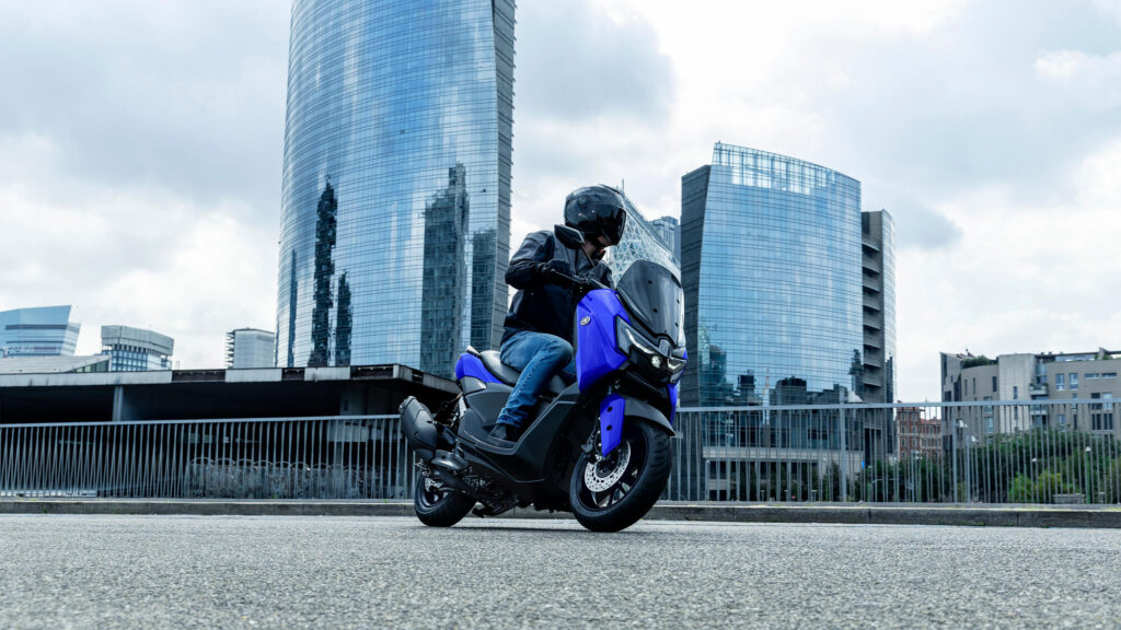 Yamaha NMAX 125: Blue Core 125 cc con Start & Stop