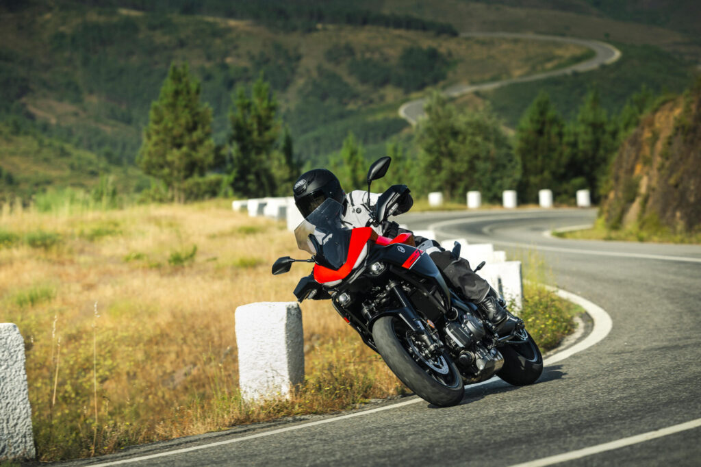 Yamaha TRACER 7 35 kW Y-AMT: CP2 de 690 cc