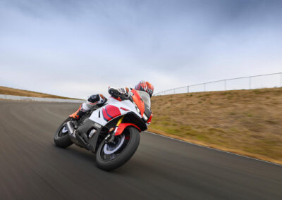 Yamaha R7 70th Anniversary 9