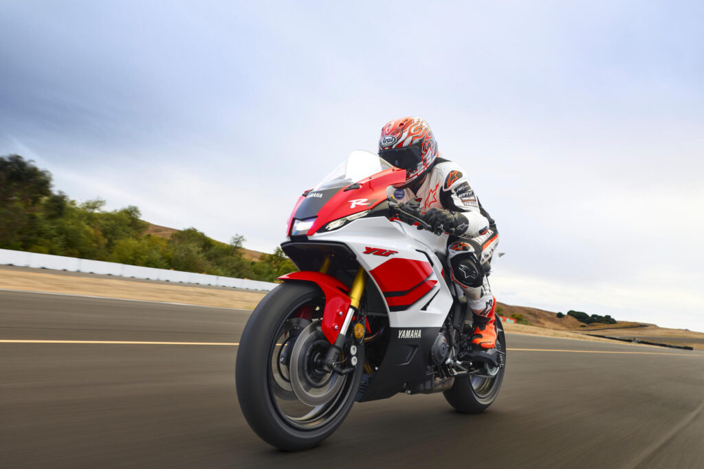 Yamaha R7 70th Anniversary: Más rígida y ágil