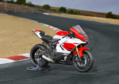 Yamaha R7 70th Anniversary 4