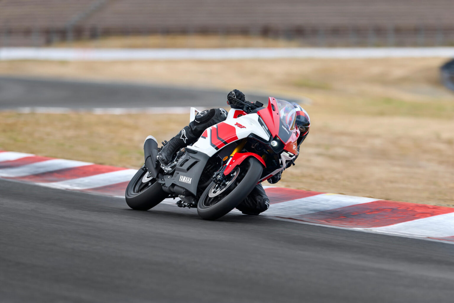 Vídeo oficial Yamaha R3 70th Anniversary