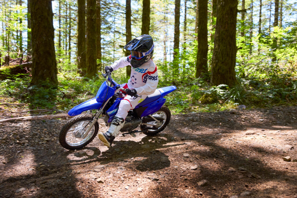 Yamaha TT-R110E: 110 cc semiautomático