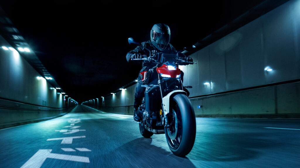 Yamaha MT-09: Aluminio CF y TFT de 5"