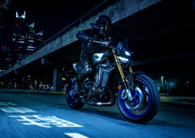 Yamaha MT-09 SP 2027 en Icon Performance (en acción)