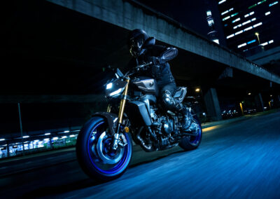 Yamaha MT-09 SP 2027 en Icon Performance (en acción)