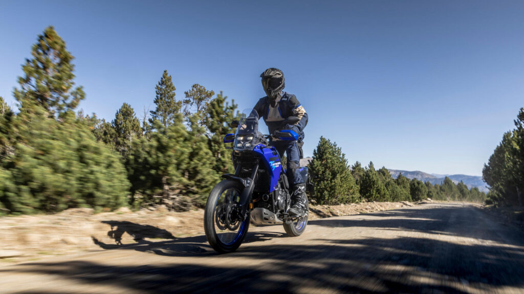 Yamaha Ténéré 700: Faro y carrocería de rally